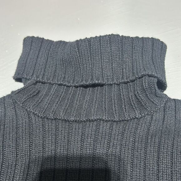 Abercrombie & Fitch Black Turtle Neck Sweater - Picture 5 of 12